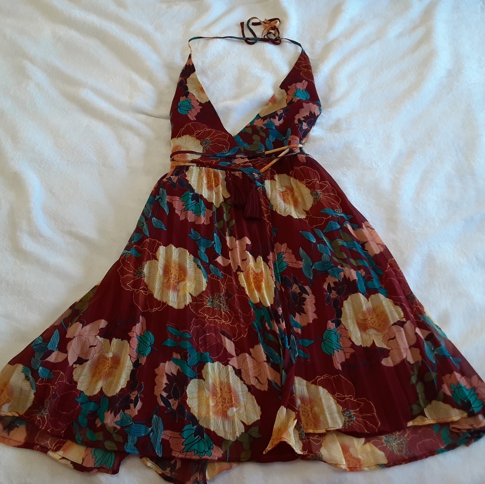 Dress - Picture 4 of 9